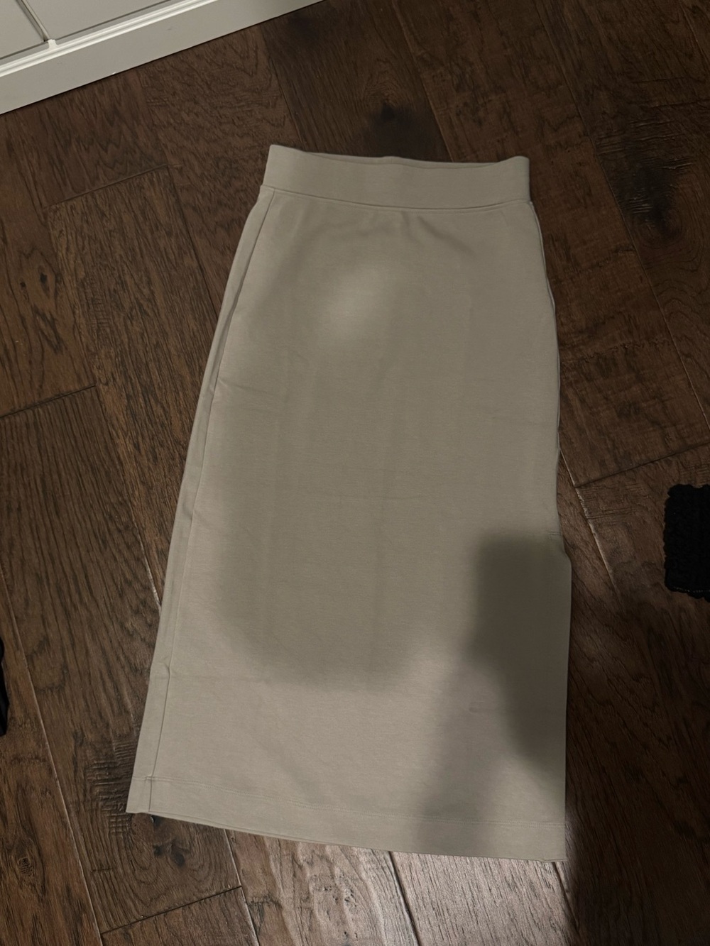 Women’s Cream Knit Pencil Skirt - Classic Sleek Style XS NEW AYR